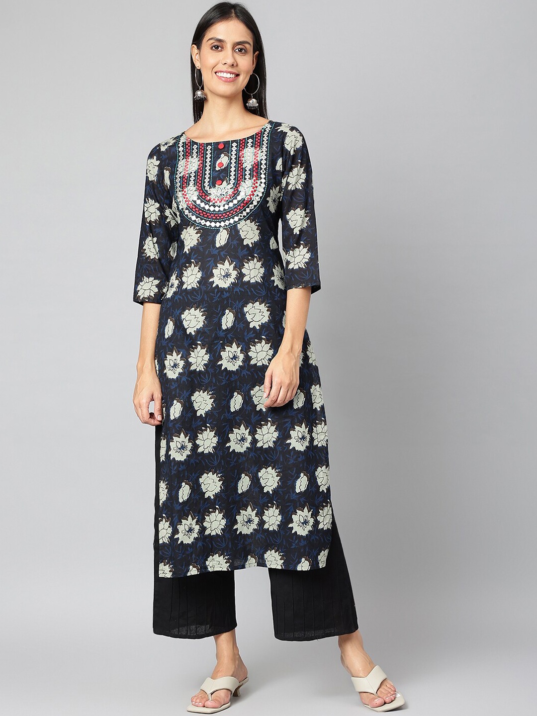 

JAIPUR ATTIRE Women Navy Blue & White Floral Printed Kurta