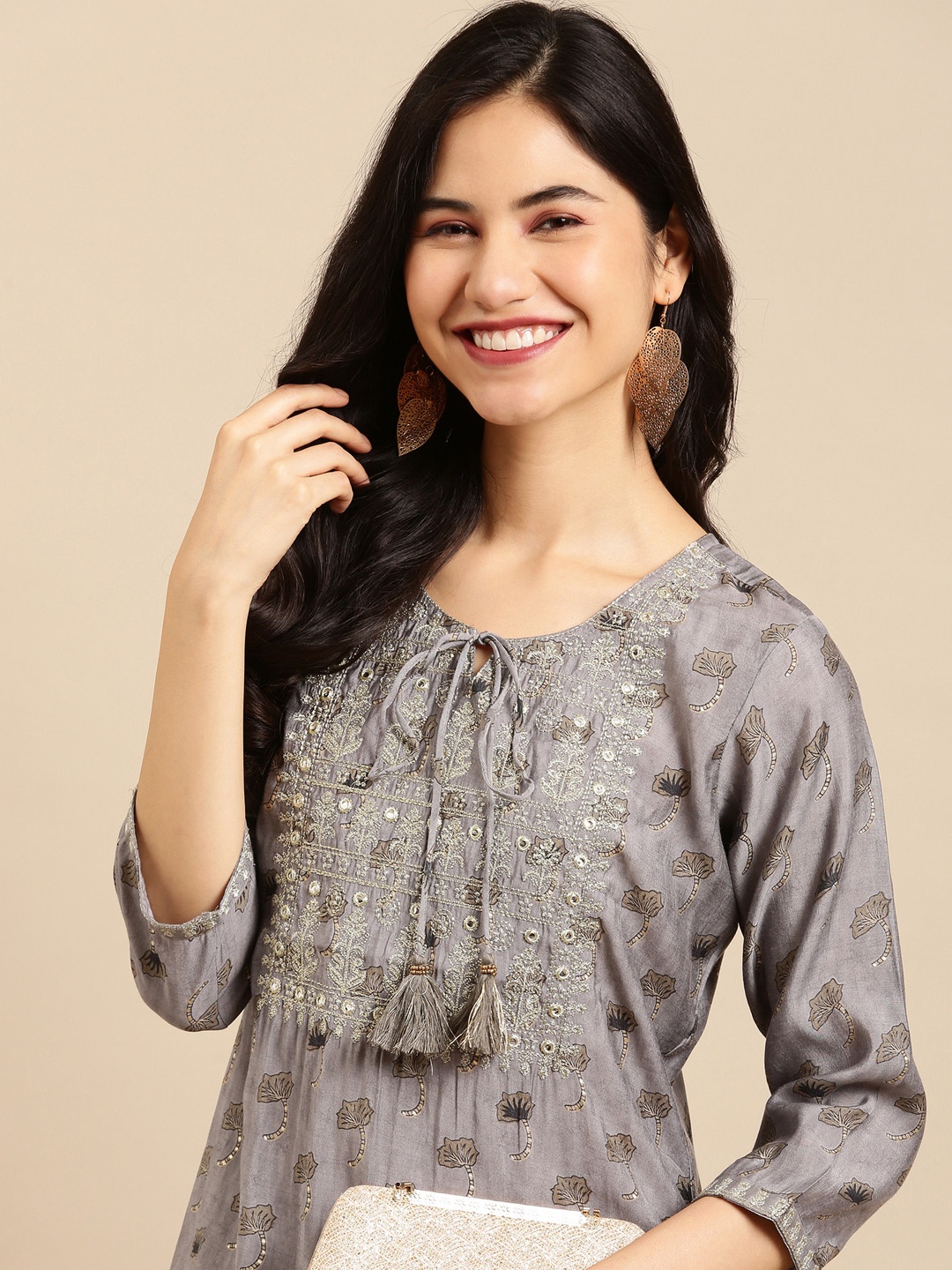 

SHOWOFF Women Grey Ethnic Motifs Embroidered Mirror Work Kurta