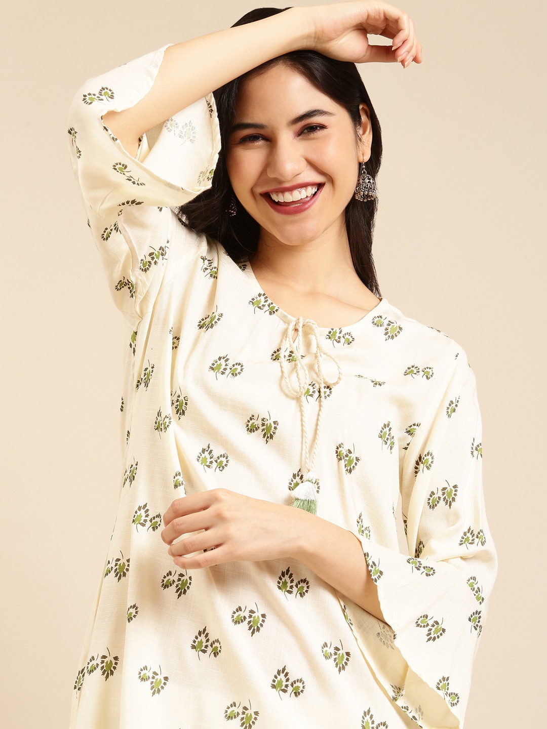

SHOWOFF Women Cream-Coloured & Green Floral Printed Kurta