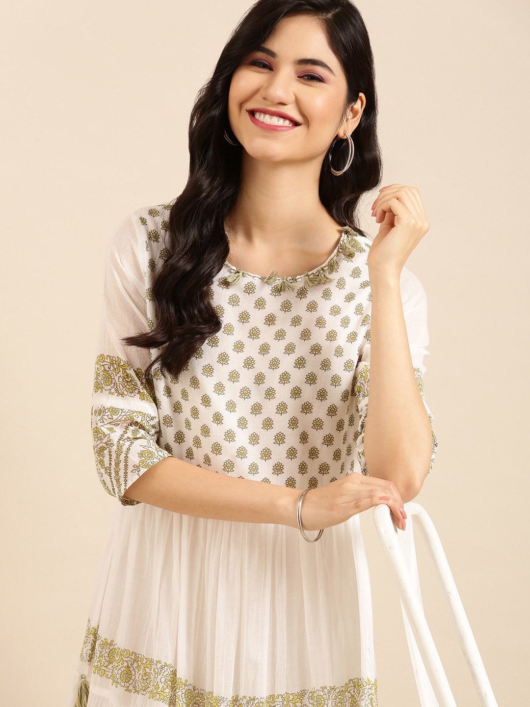 

SHOWOFF Women White and Green Cotton Floral Printed Tiered A-Line Kurta