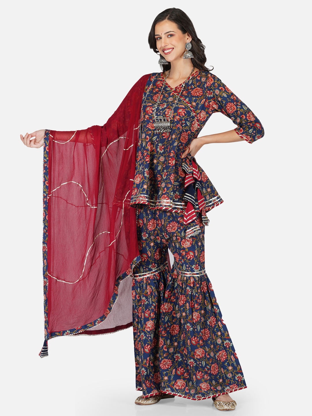 

METRO-FASHION Women Floral Printed Gotta Patti Pure Cotton Kurta Set, Maroon