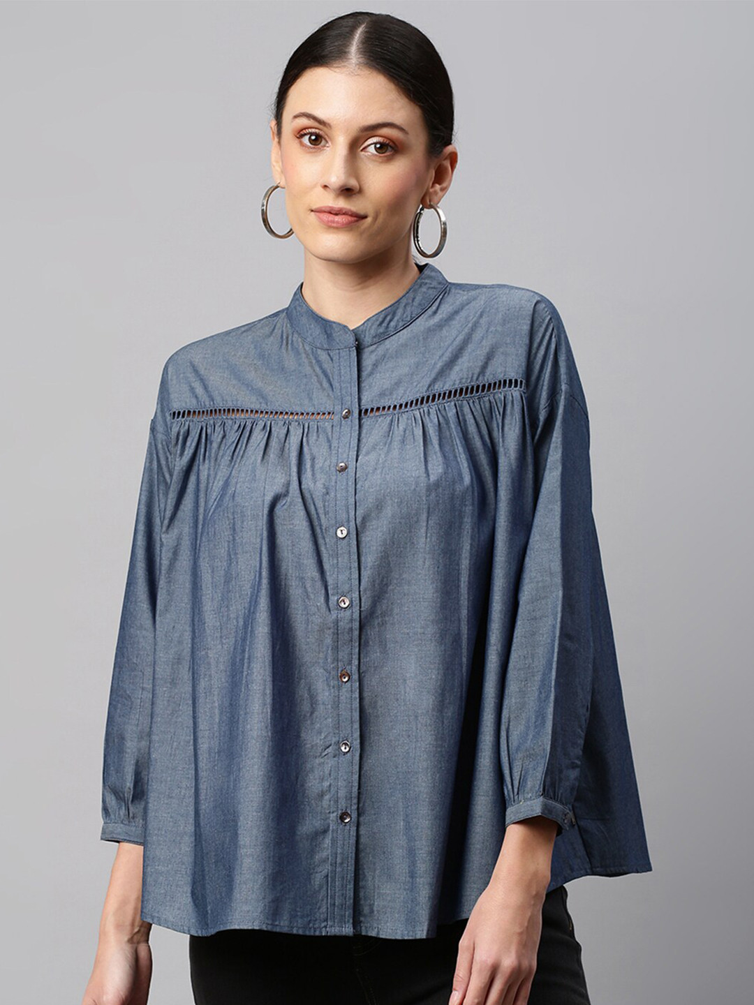 

Chemistry Women Blue Mandarin Collar Chambray Shirt Style Top