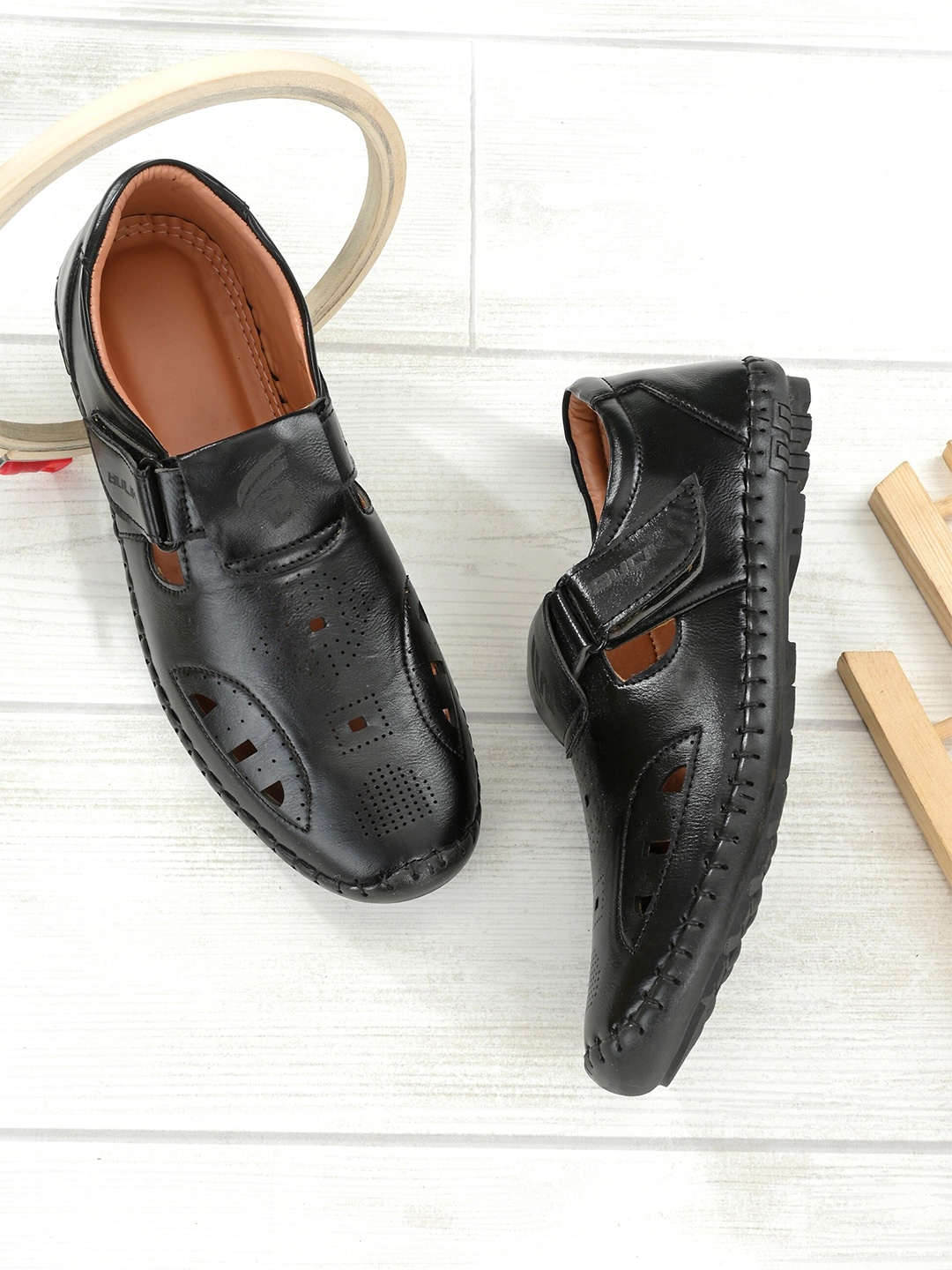 

BUCIK Men Black Shoe-Style Sandals