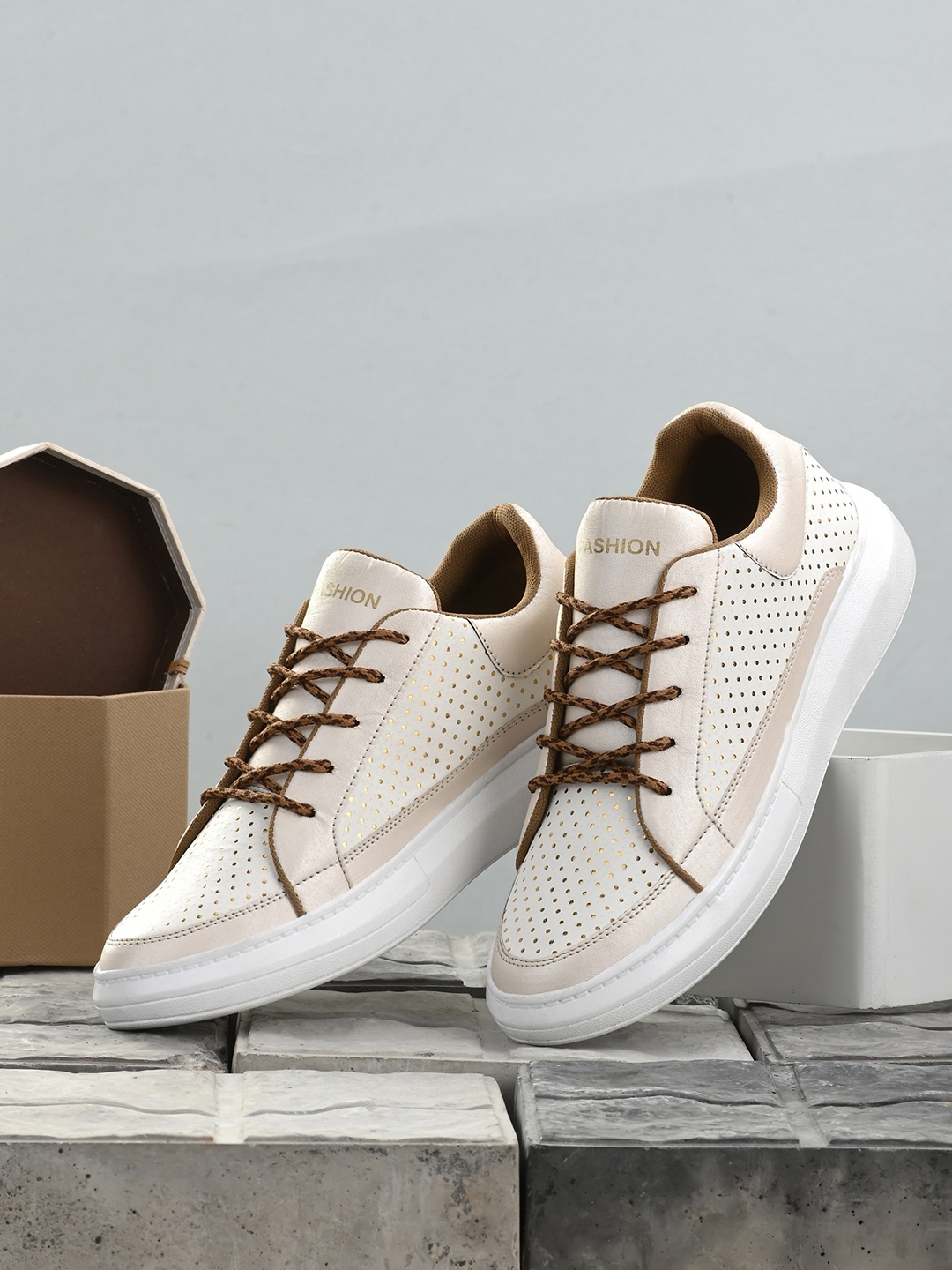 

BUCIK Men Beige Textured Synthetic Sneakers
