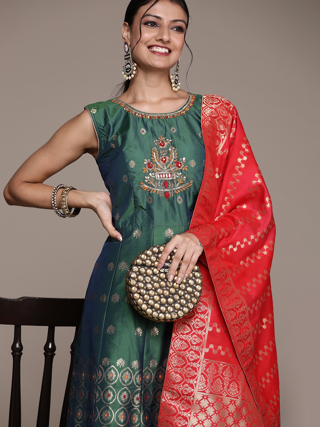 

SAARYA Green & Gold-Toned Floral Silk Embroidered Ethnic Gown & Legging With Dupatta