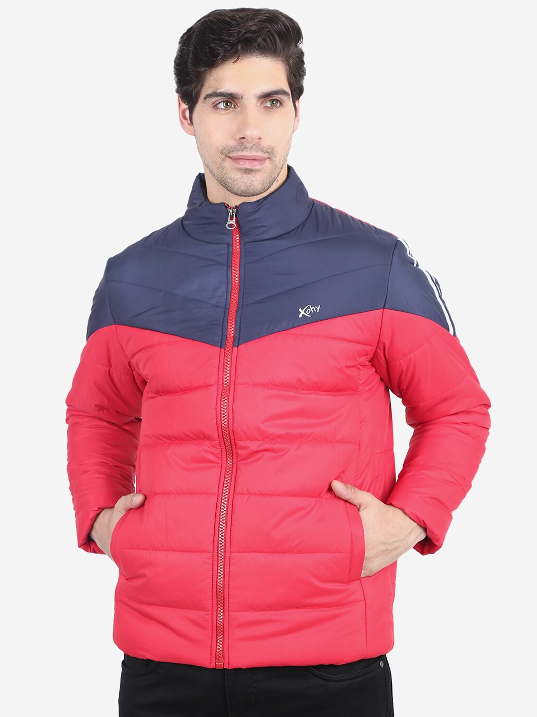 

Xohy Men Red Navy Blue Colourblocked Lightweight Outdoor Padded Jacket
