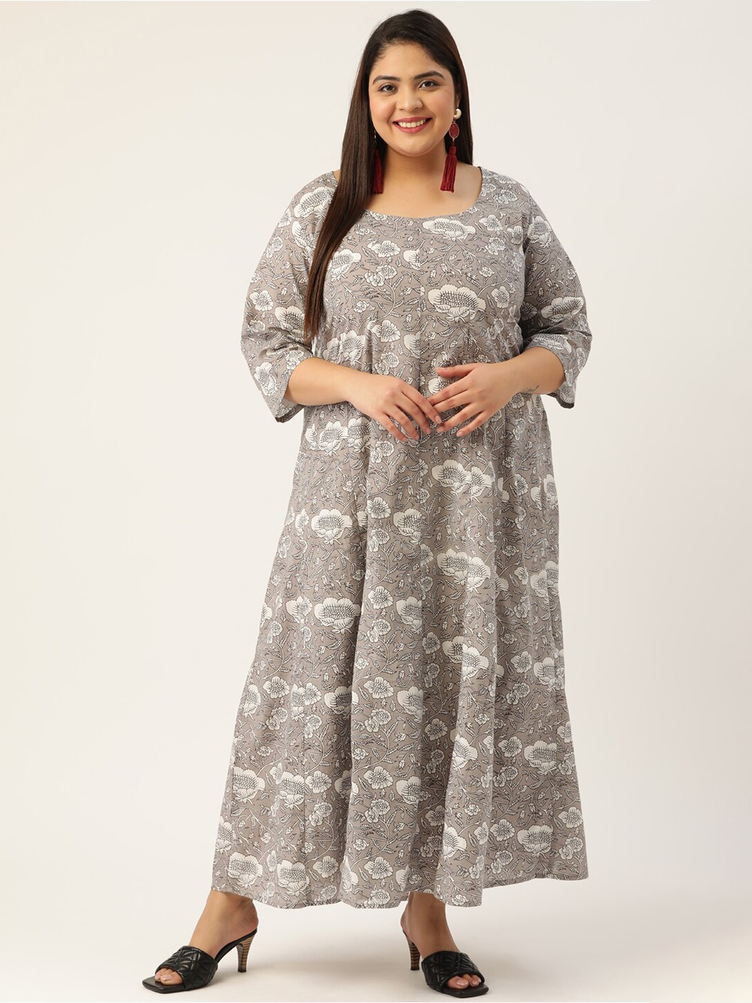 

theRebelinme Plus Size Grey & Off White Cotton Floral Maxi Dress