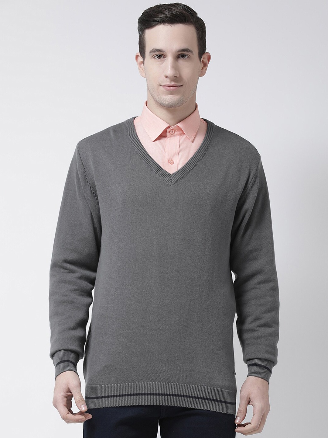 

Club York Men Grey Solid Pullover