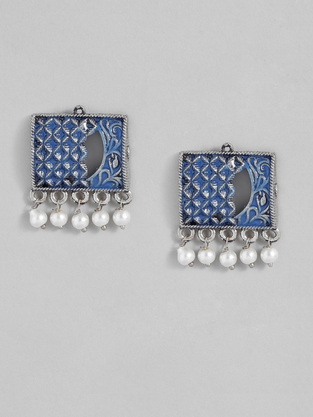

Sangria Blue & Silver-Toned Square Studs Earrings