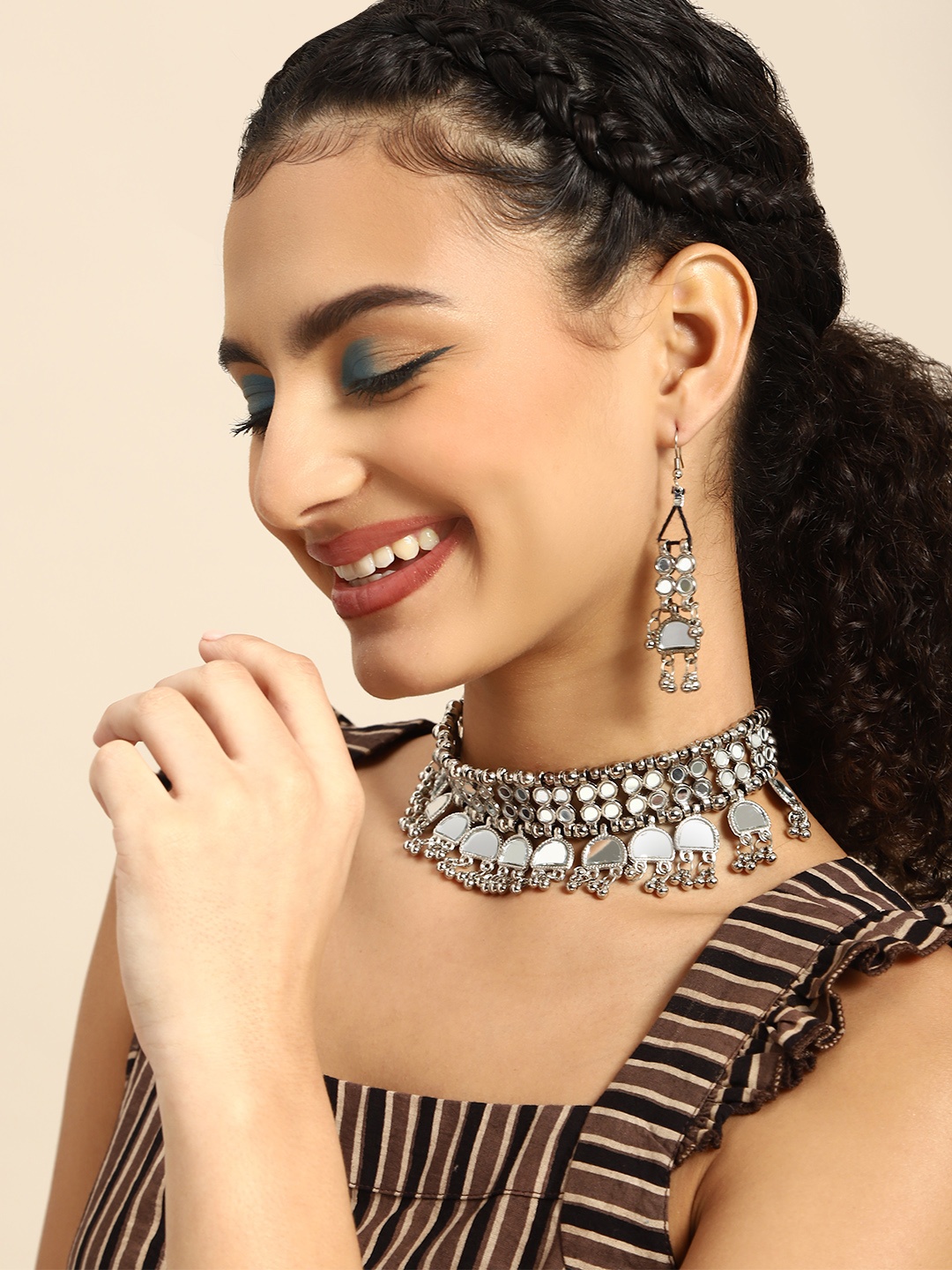 

Sangria Women Silver- Toned Studded Jewellery Set