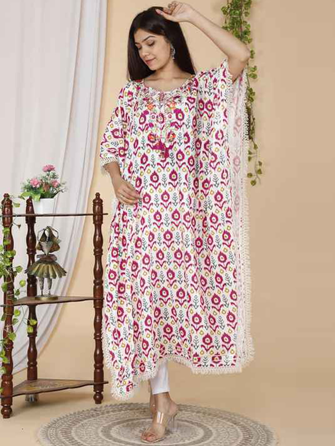 

MIRAVAN Women White Ethnic Motifs Printed Kaftan Kurta