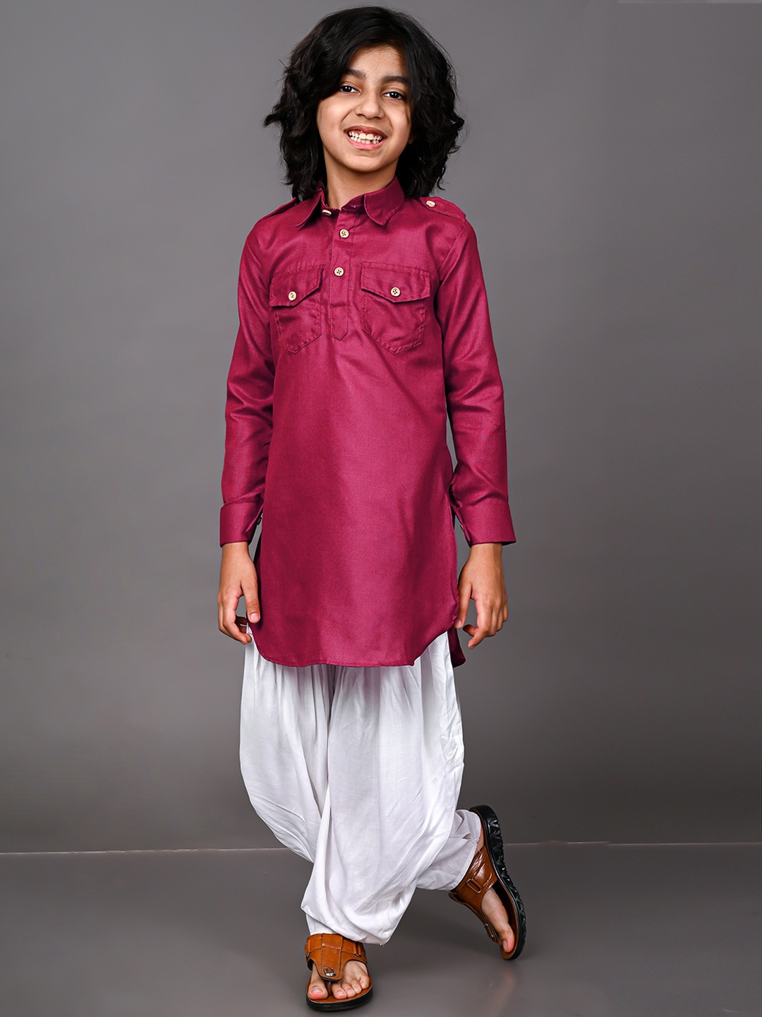 

VESHAM Boys Solid Pathani Kurta with Patiala, Maroon