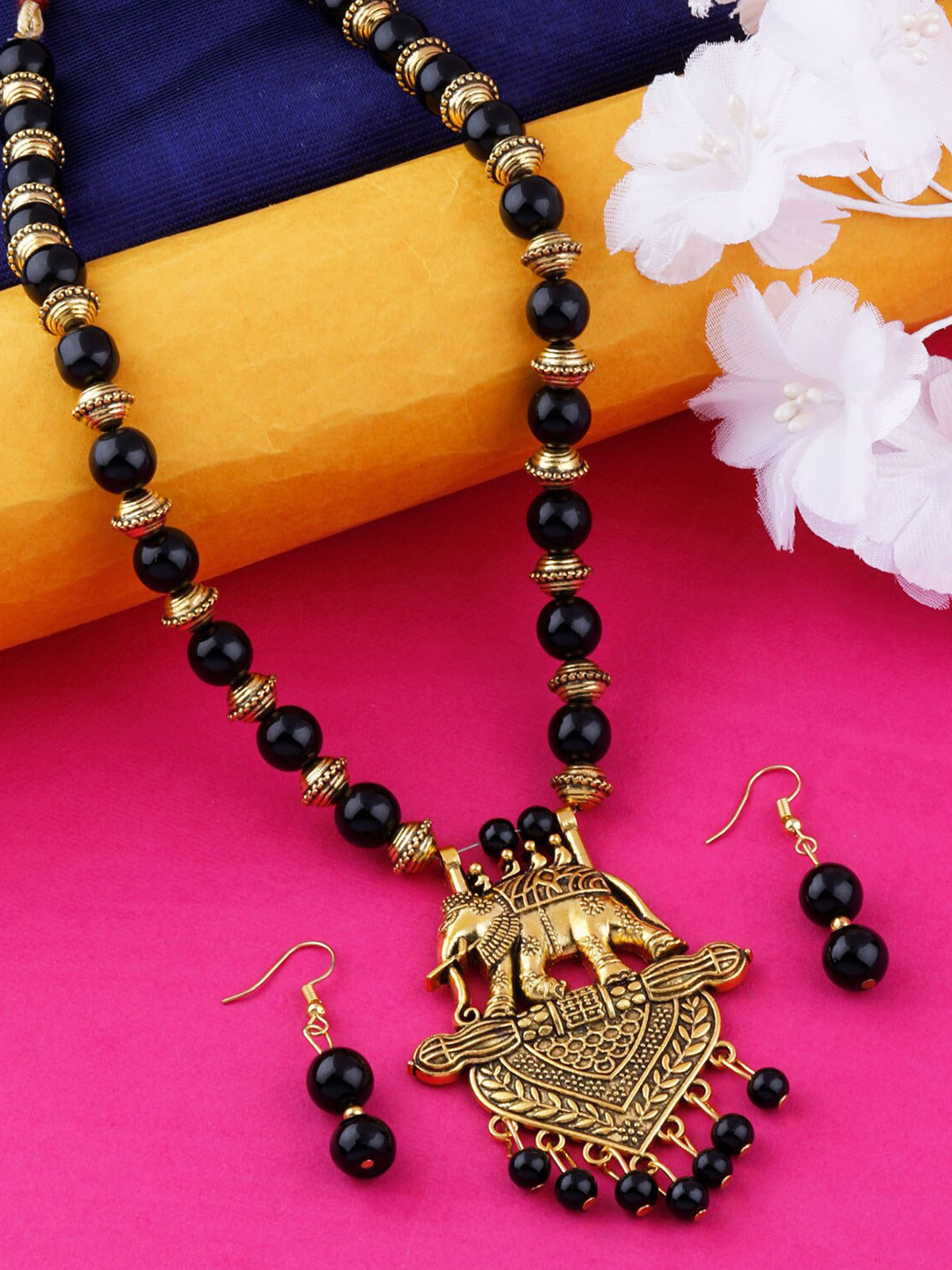 

Silver Shine Gold-Plated & Black Pearls Beaded Jewellery Set