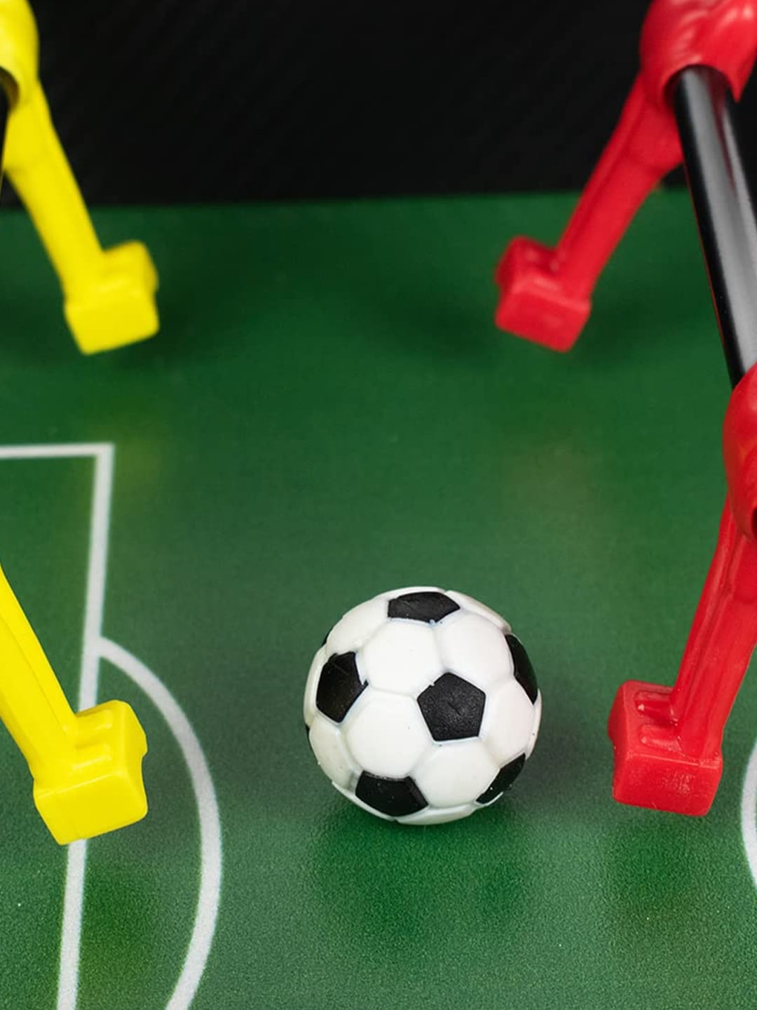 

WEMBLEY Kids Set Of 18 Black & White Foosball Game