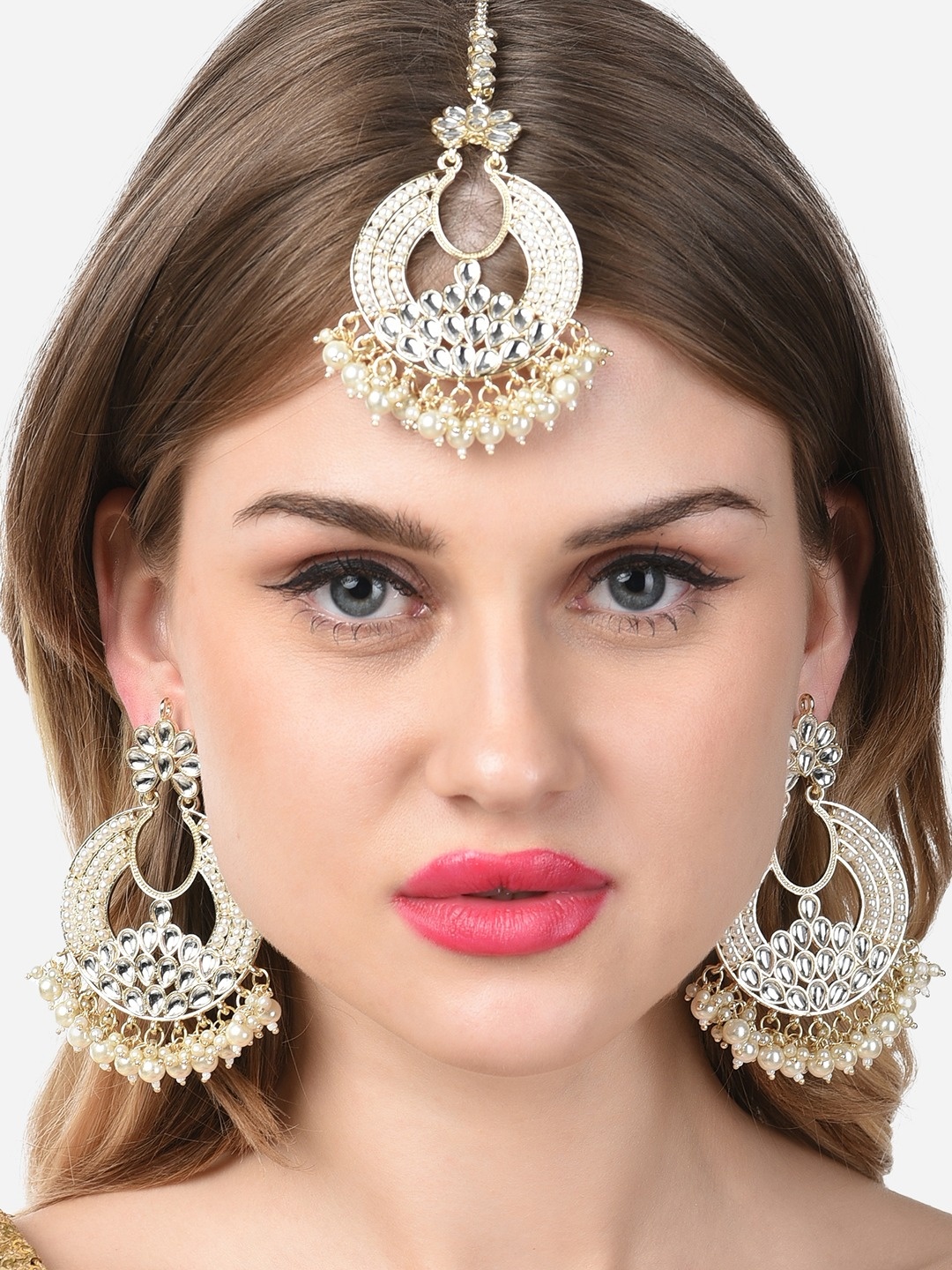 

Zaveri Pearls Gold-Plated White Kundan-Studded Earring & Maangtikka Set