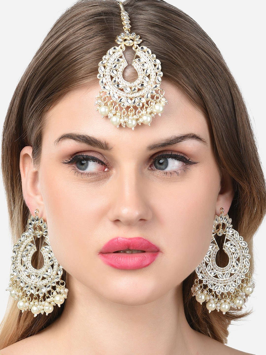 

Zaveri Pearls Gold-Plated & White Kundan Studded Jewellery Set