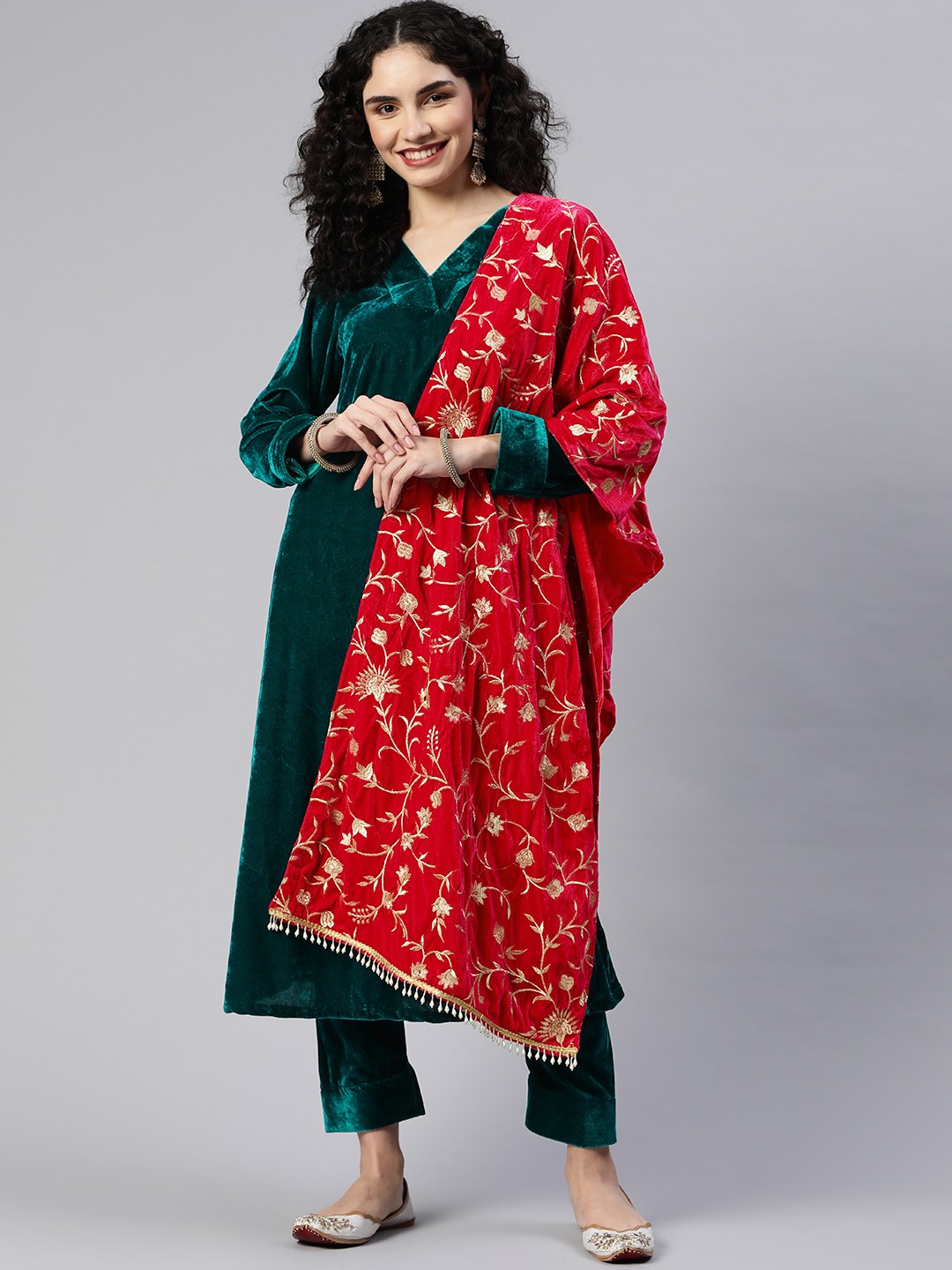 

SHADES Women Solid Velvet A-Line Kurta with Trousers & With Dupatta, Green