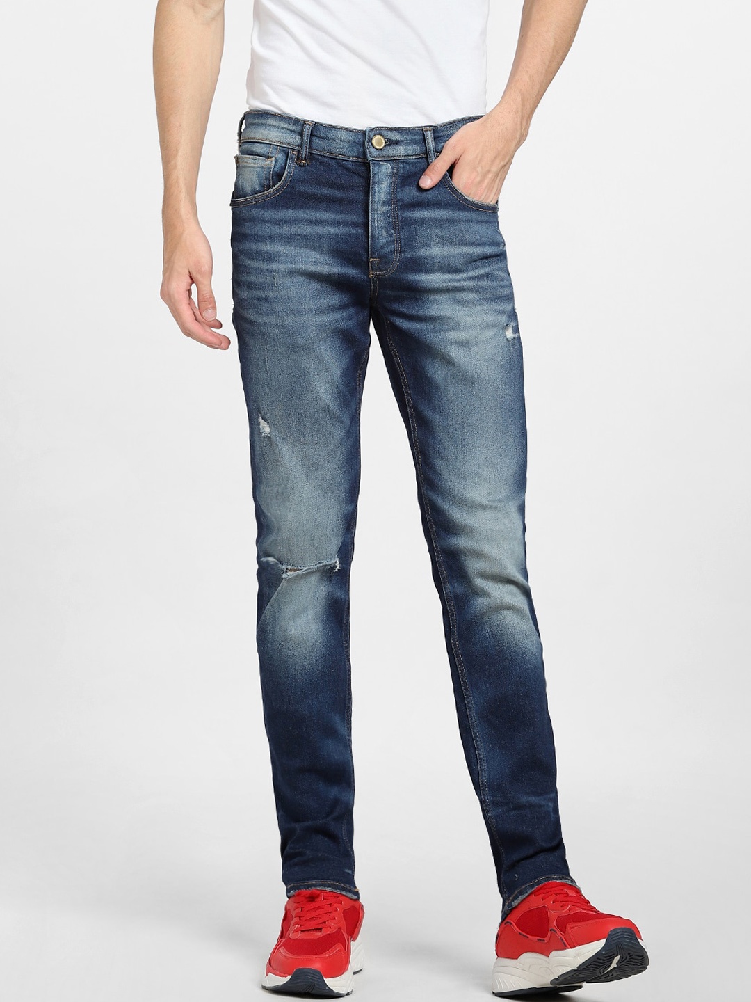 

Jack & Jones Men Blue Low-Rise Mildly Distressed Heavy Fade Jeans