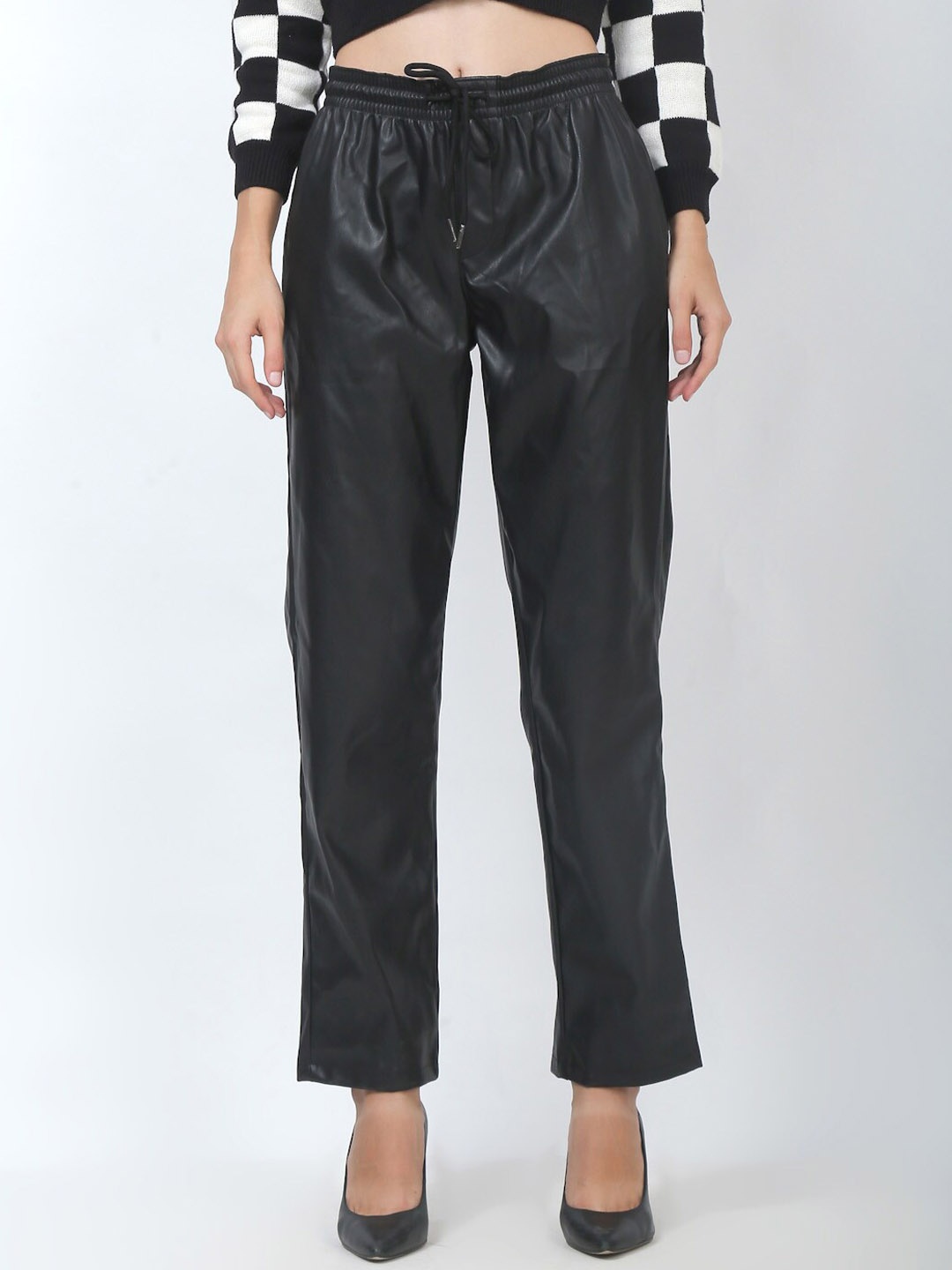 

NoBarr Women Black Non Iron Regular Fit Solid Trousers