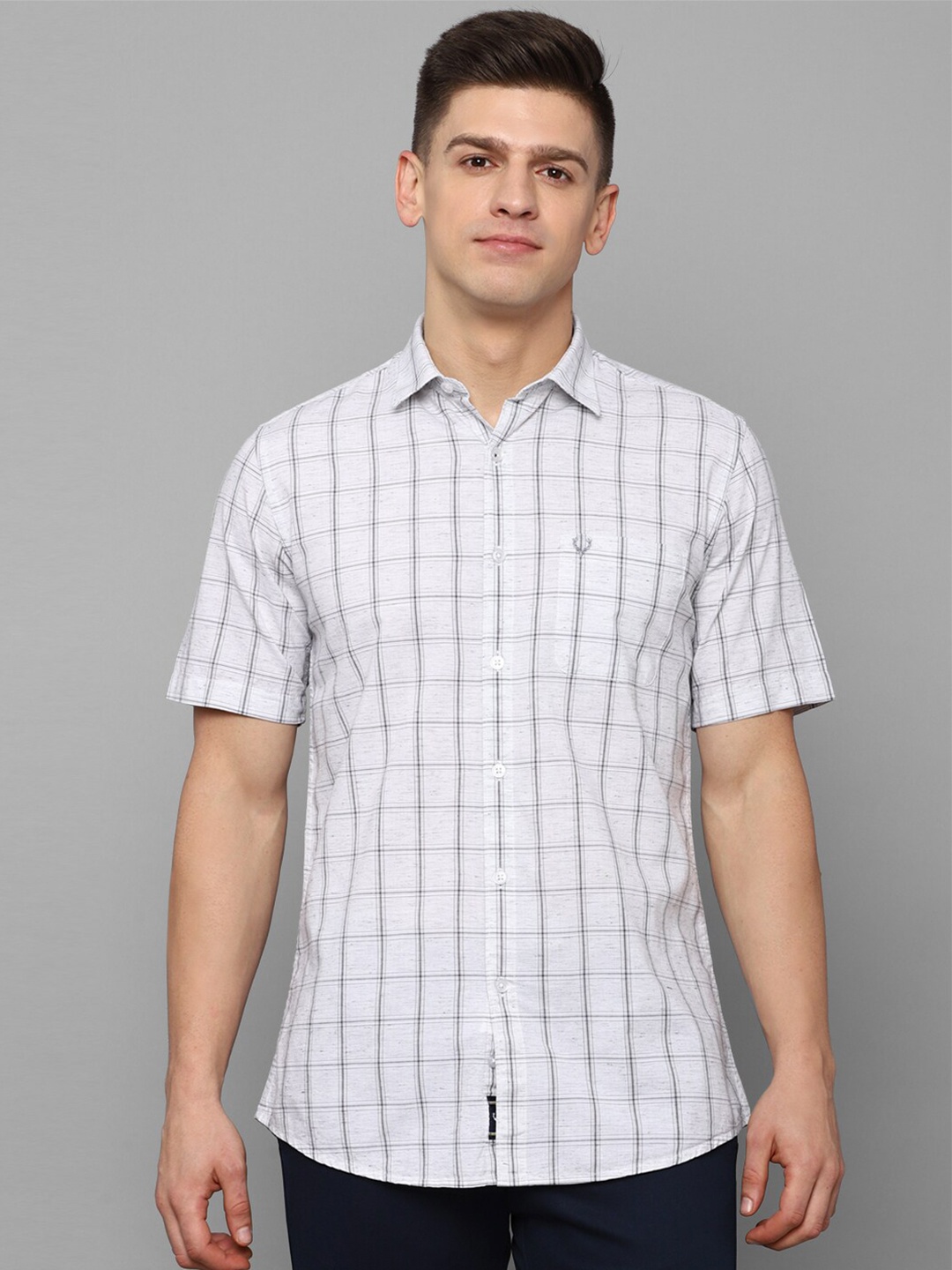

Allen Solly Men White Slim Fit Windowpane Checks Pure Cotton Casual Shirt