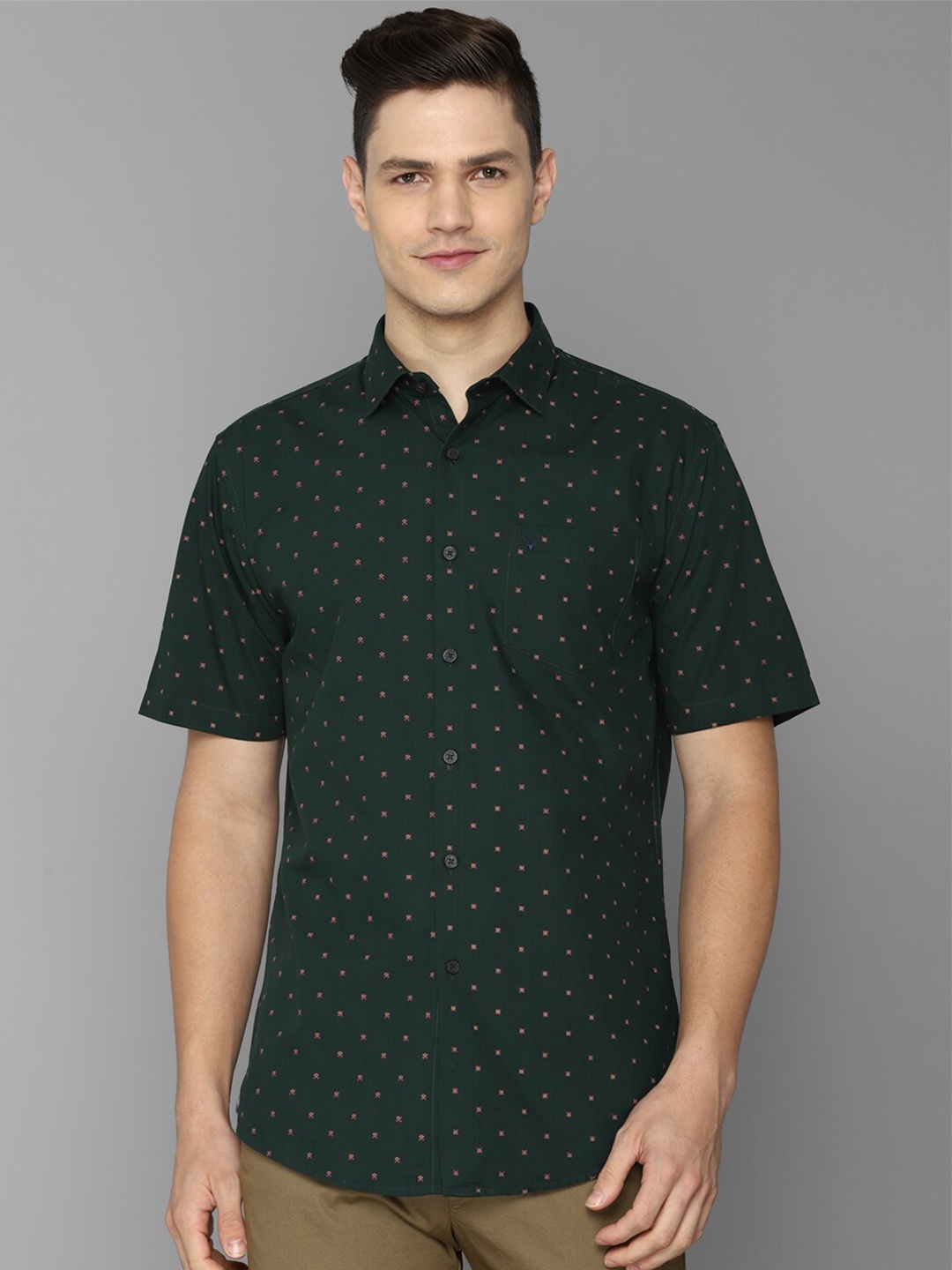 

Allen Solly Men Pure cotton Green Slim Fit Printed Casual Shirt