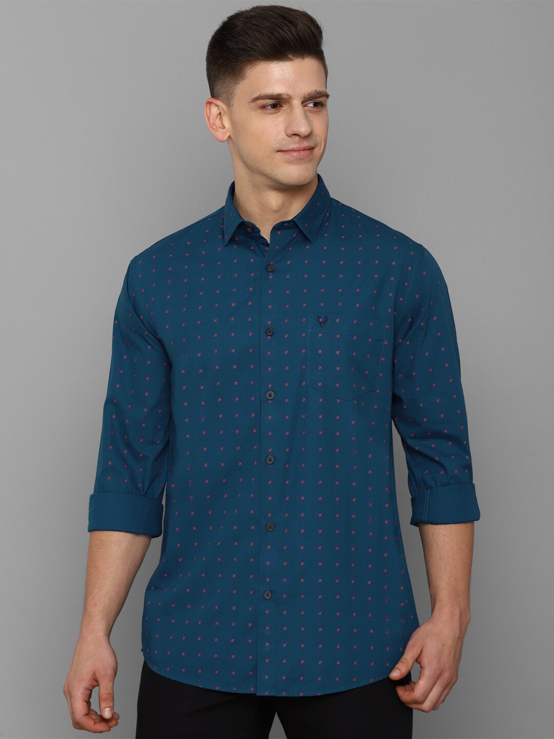 

Allen Solly Men Pure cotton Blue Slim Fit Printed Casual Shirt