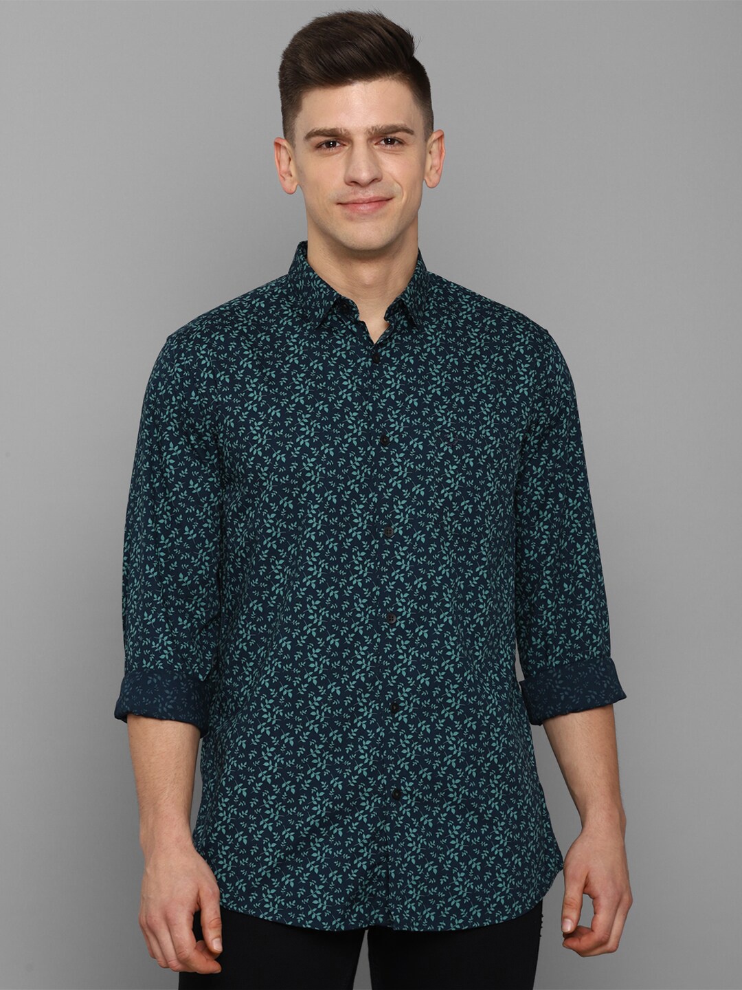 

Allen Solly Men Teal Pure cotton Slim Fit Floral Printed Casual Shirt