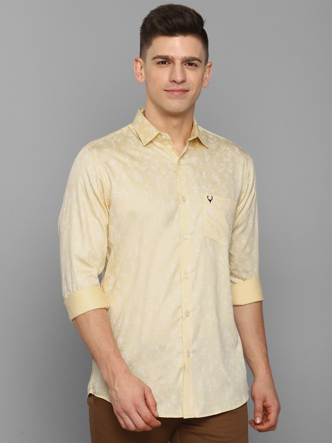 

Allen Solly Men Yellow Slim Fit Floral Printed Cotton Casual Shirt