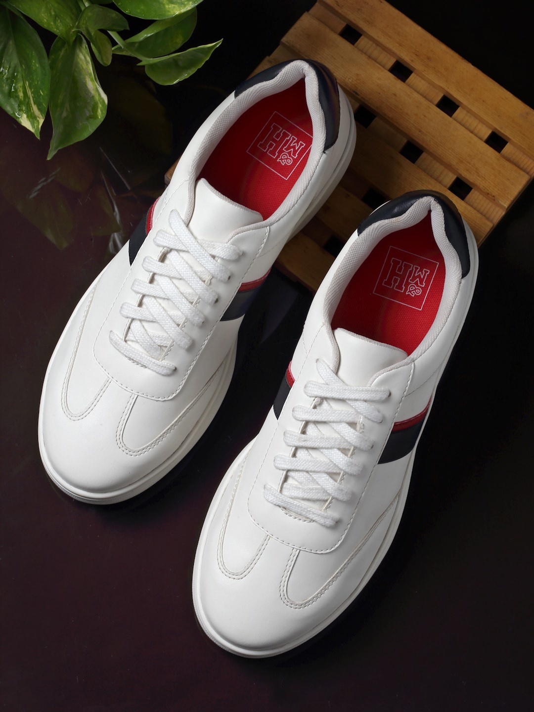 

Mast & Harbour Men Synthetic Leather Sneakers, White
