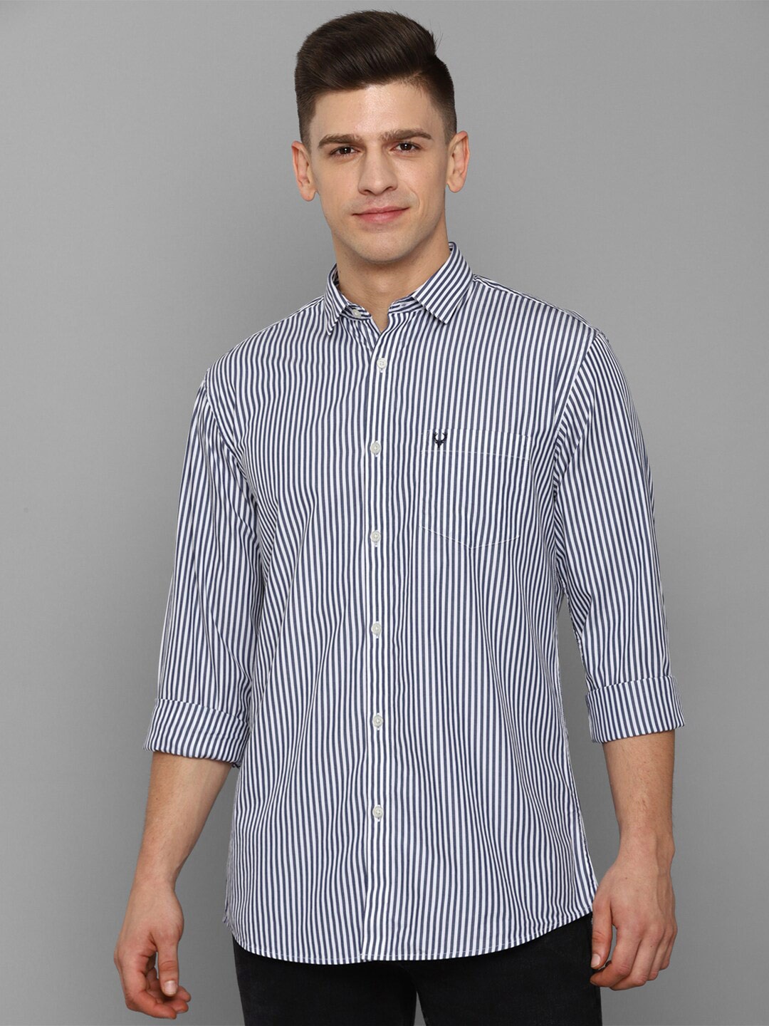 

Allen Solly Men Blue Slim Fit Striped Casual Cotton Shirt