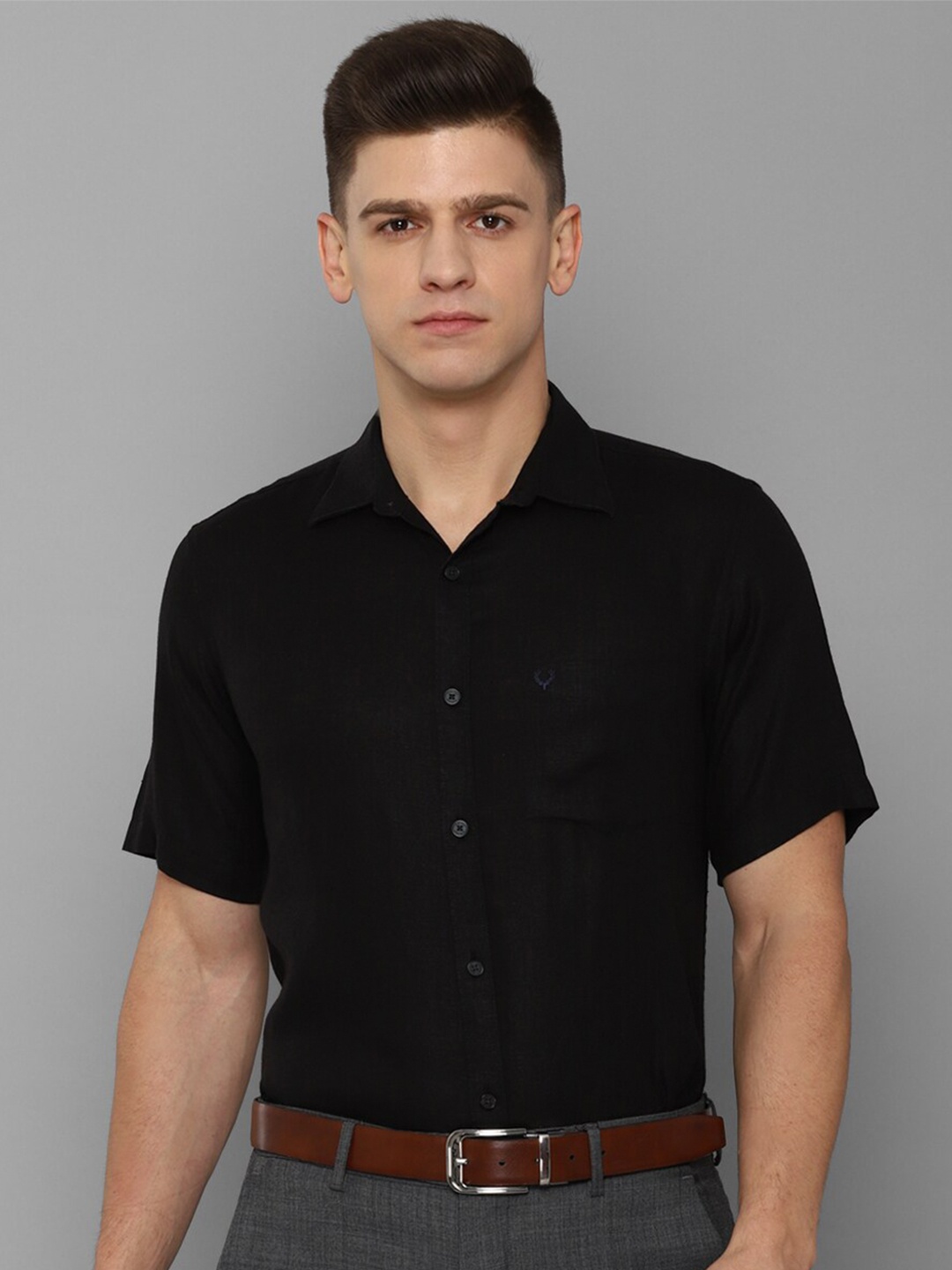 

Allen Solly Men Black Slim Fit Formal Linen Shirt