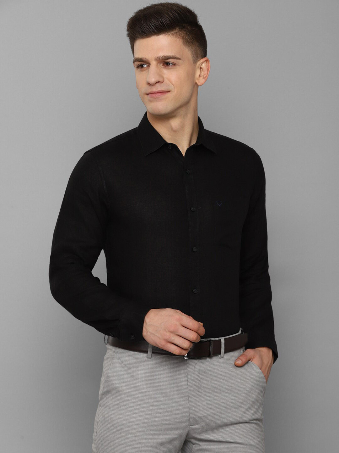 

Allen Solly Men Black Slim Fit Formal Linen Shirt