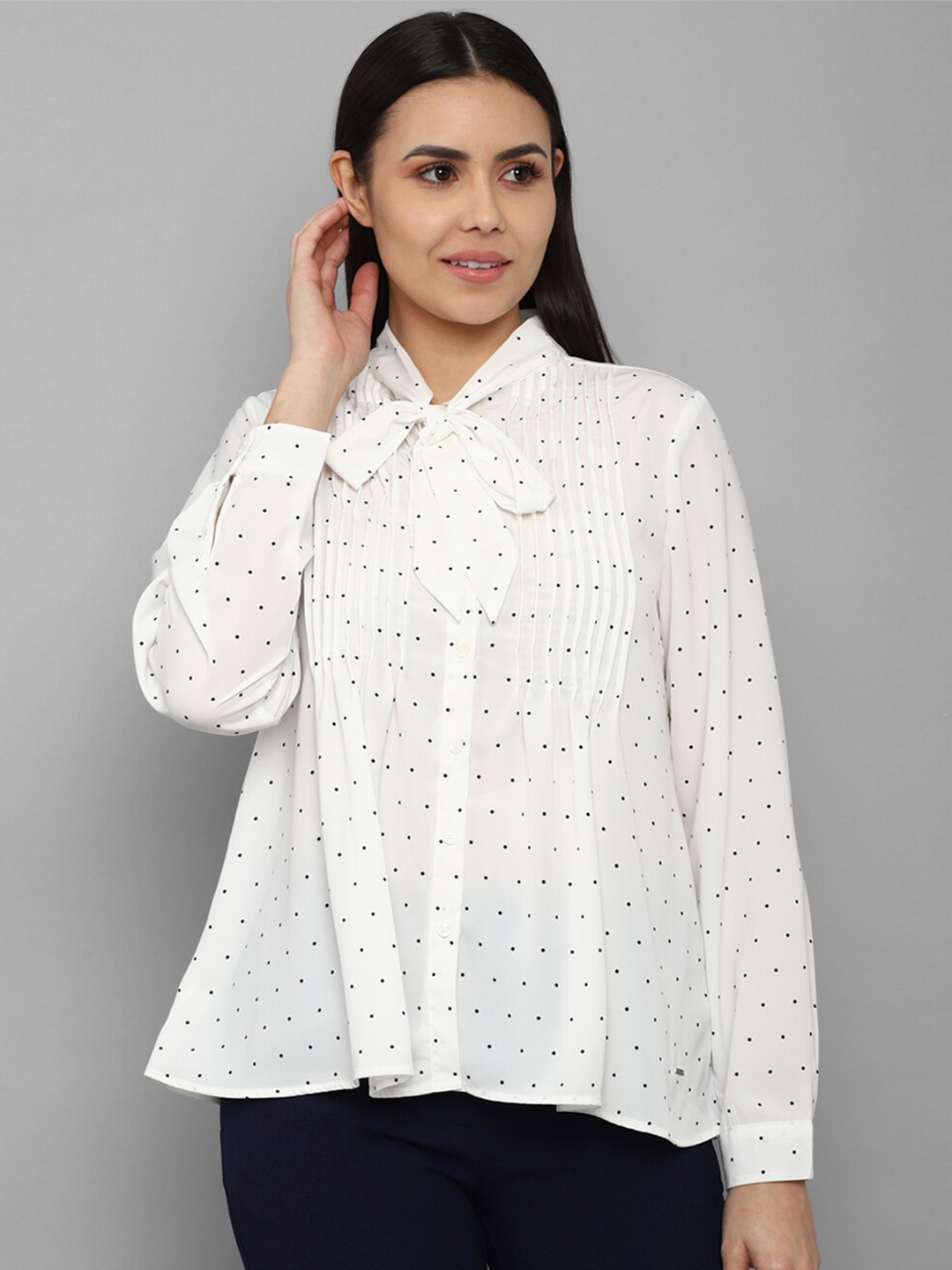 

Allen Solly Woman White & Black Print Tie-Up Neck Top