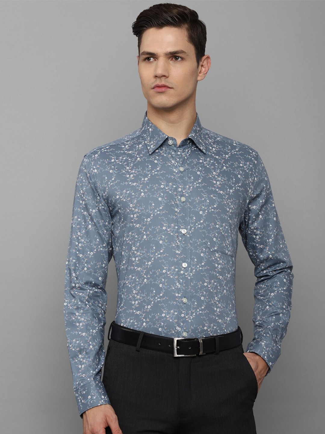 

Louis Philippe Men Pure cotton Blue Slim Fit Floral Printed Formal Shirt