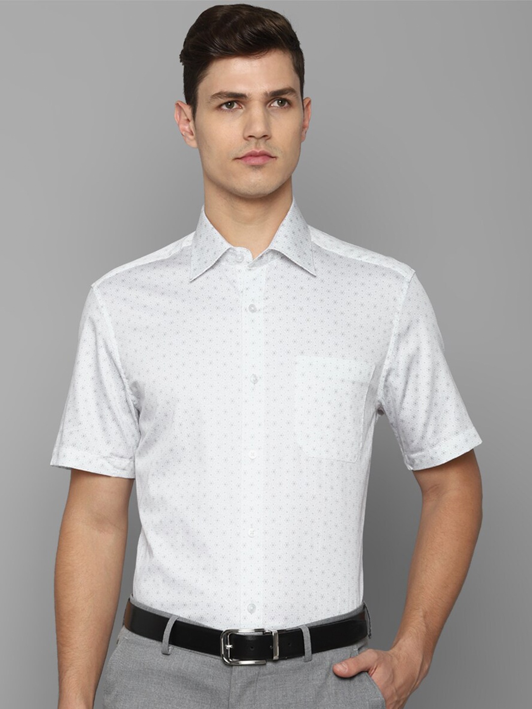 

Louis Philippe Men White Geometric Print Cotton Formal Shirt