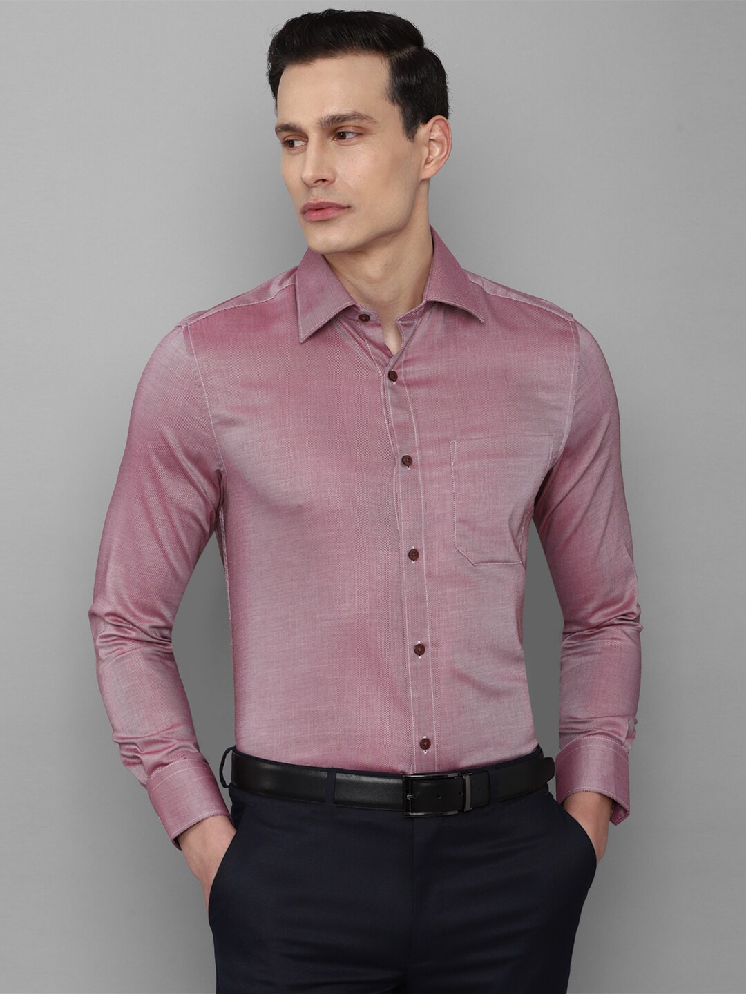 

Louis Philippe Men Pink Solid Cotton Formal Shirt