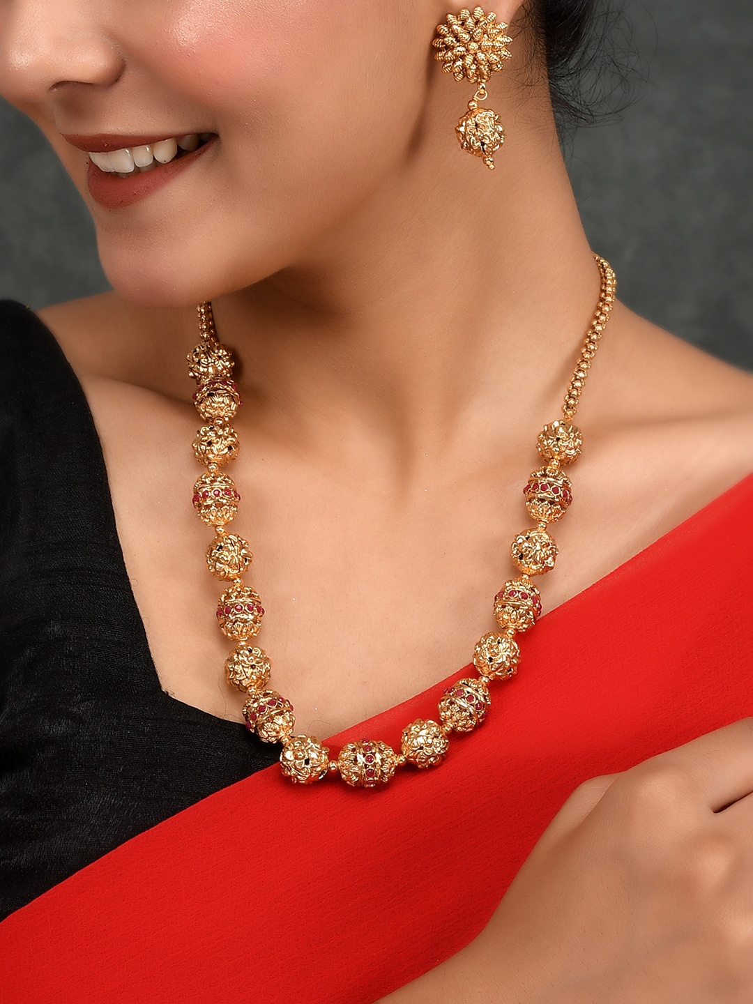 

AQUASTREET JEWELS Gold-Plated Stone-Studded Jewellery Set