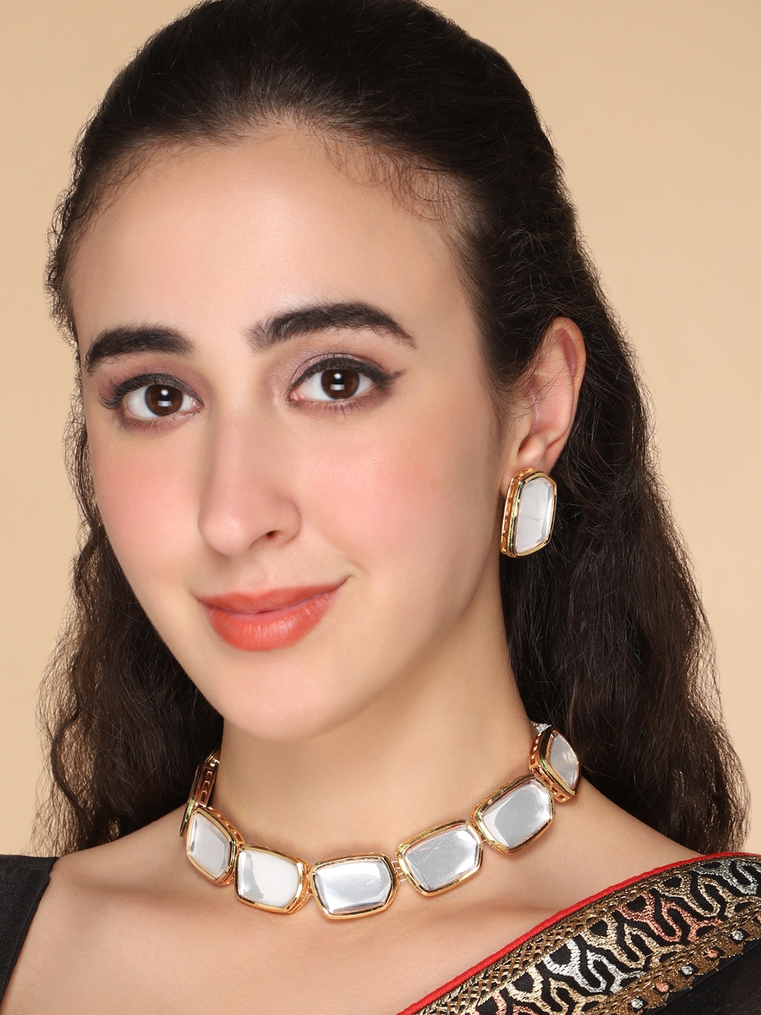 

AQUASTREET JEWELS Gold Plated Gold Toned Kundan Stones Studded Women White Jewellery Set