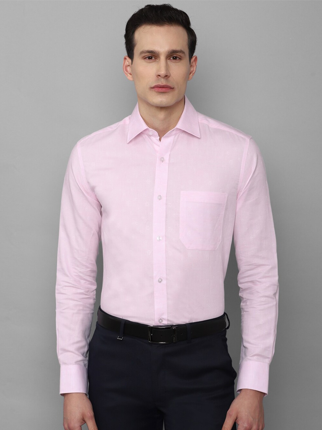 

Louis Philippe Men Pink Solid Cotton Formal Shirt