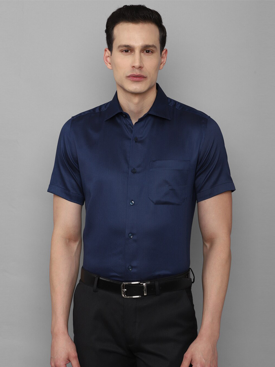 

Louis Philippe Men Navy Blue Solid Regular Fit Cotton Formal Shirt