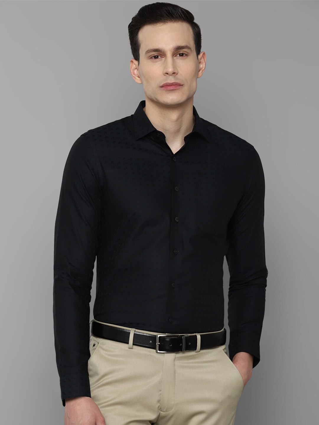 

Louis Philippe Men Black Slim Fit Printed Formal Shirt