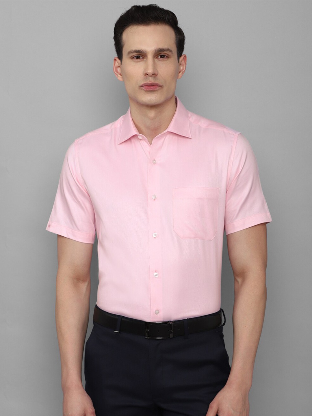 

Louis Philippe Men Pink Solid Cotton Formal Shirt