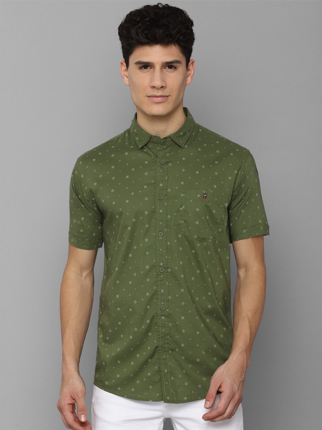 

Louis Philippe Jeans Men Olive Green Geometric Print Slim Fit Cotton Casual Shirt