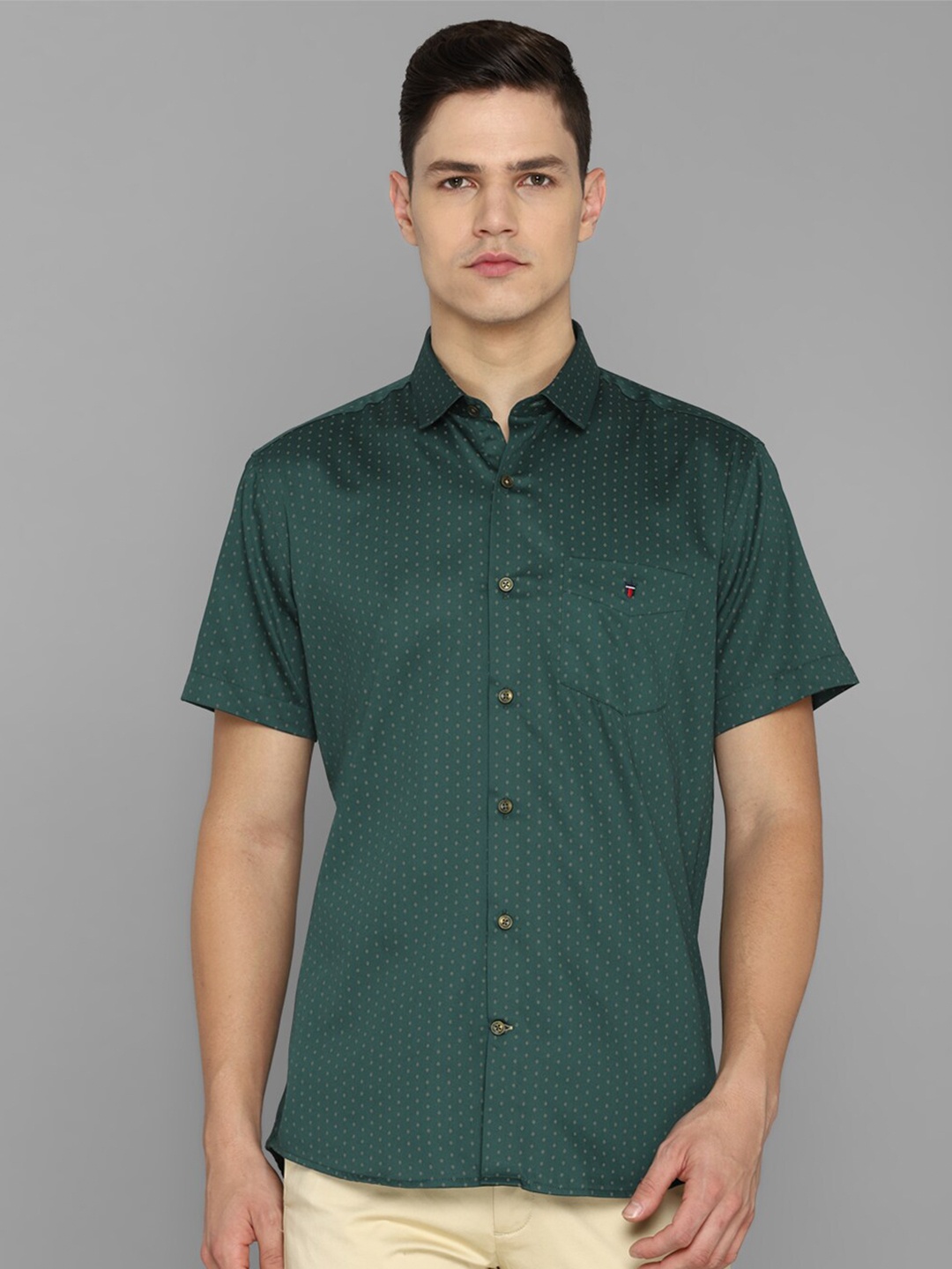 

Louis Philippe Sport Men Green Slim Fit Printed Casual Cotton Shirt