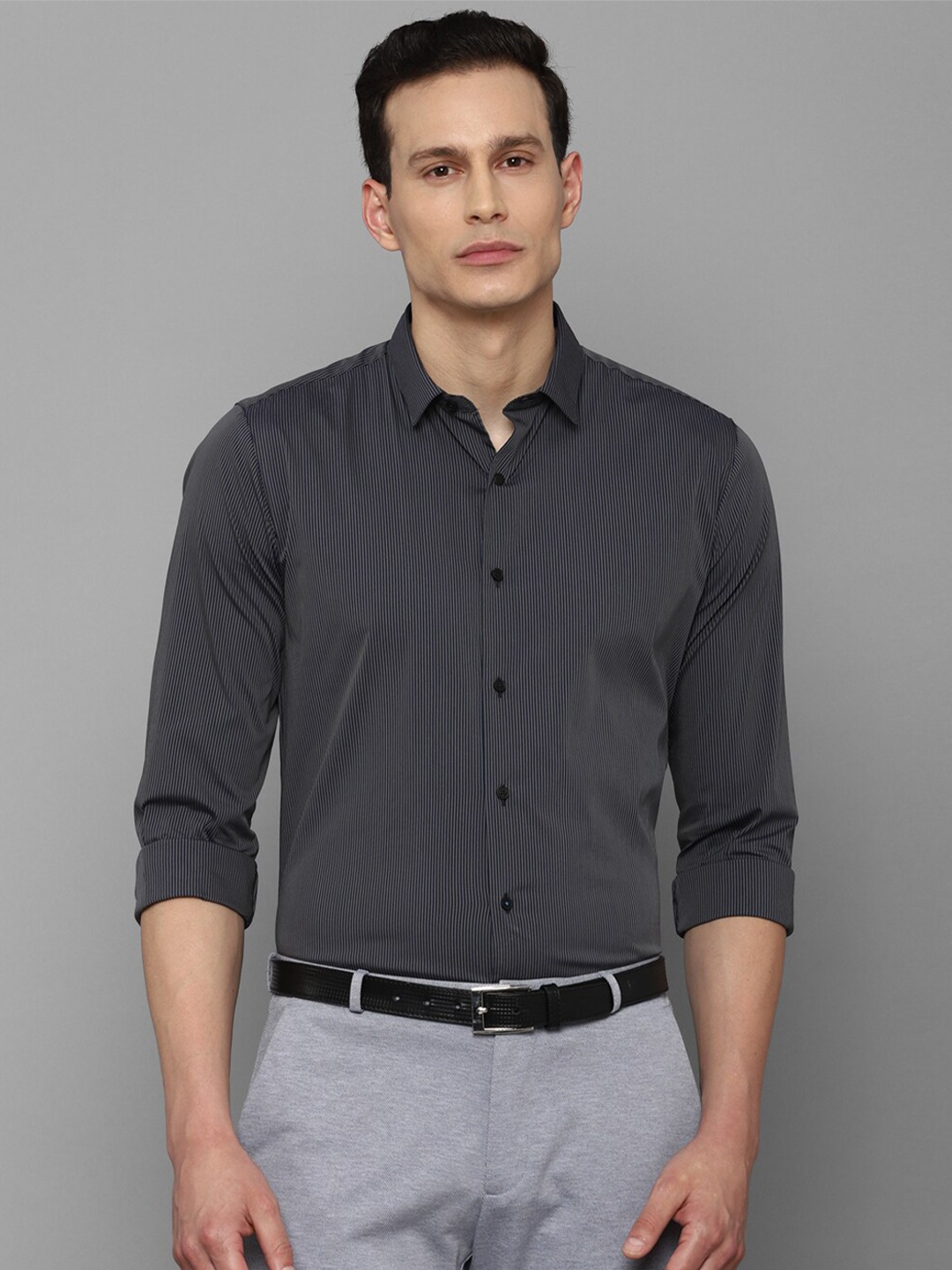 

Louis Philippe Sport Men Grey Slim Fit Striped Casual Shirt