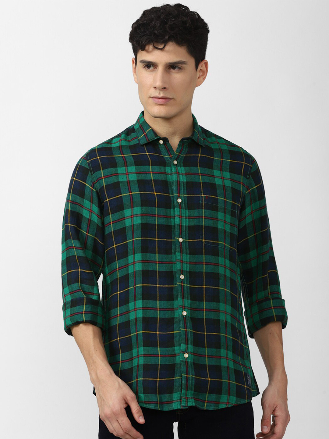 

Peter England Casuals Men Green & Black Slim Fit Tartan Checks Checked Casual Shirt