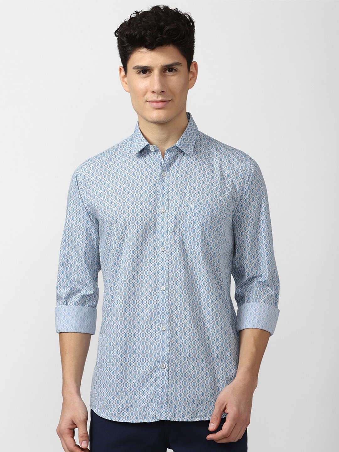 

Peter England Casuals Men Blue Slim Fit Printed Pure Cotton Casual Shirt