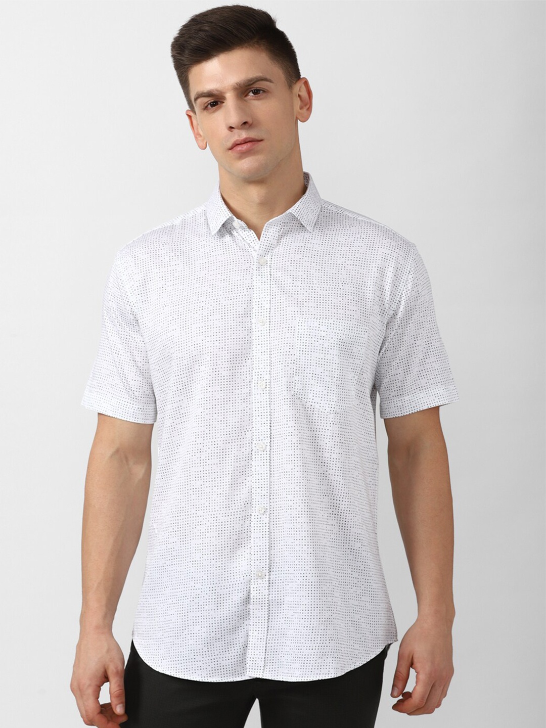 

V Dot Men White Slim Fit Printed Casual Shirt