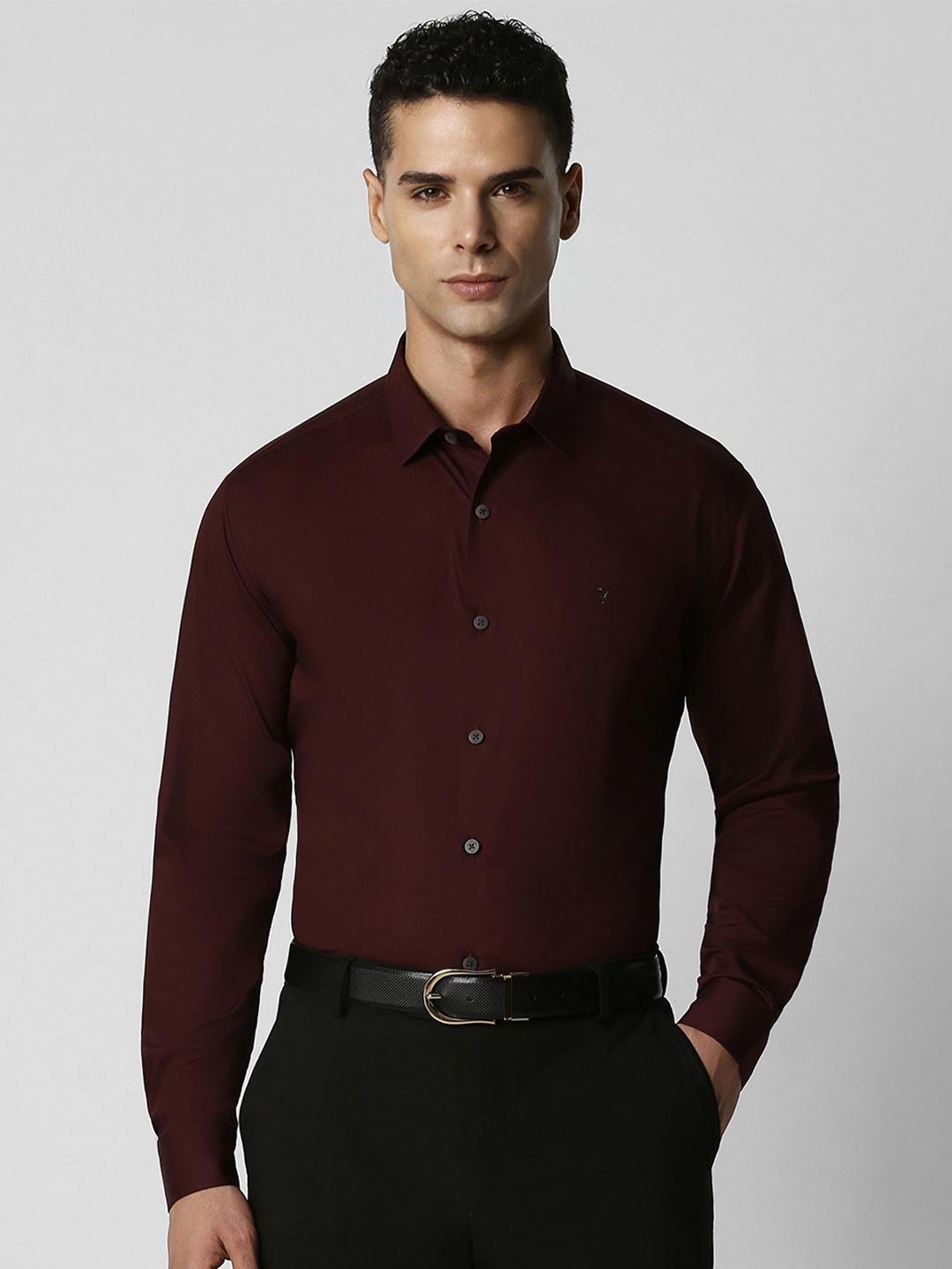 

V Dot Men Brown Slim Fit Casual Shirt