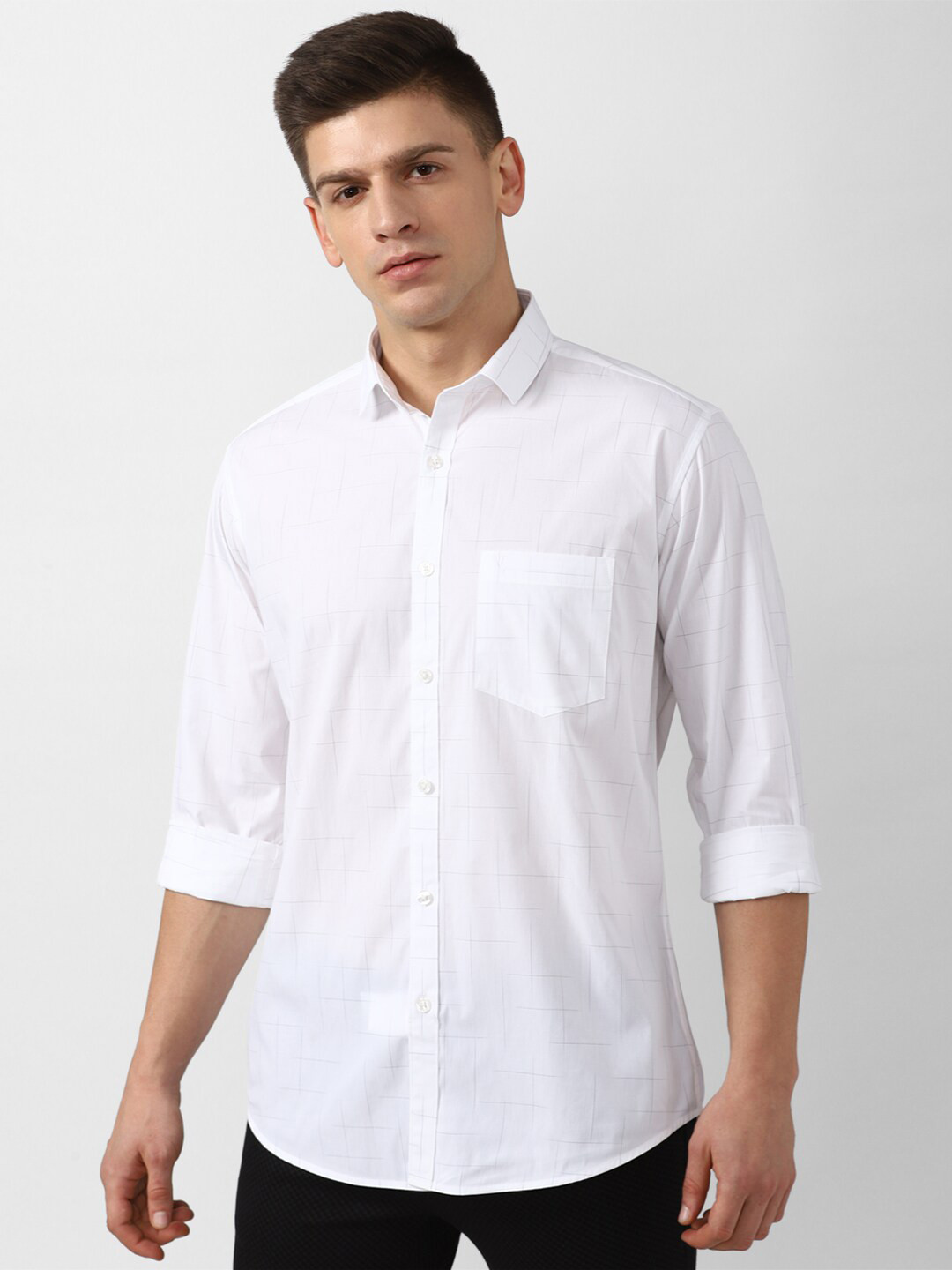 

V Dot Men White Geometric Print Slim Fit Cotton Casual Shirt
